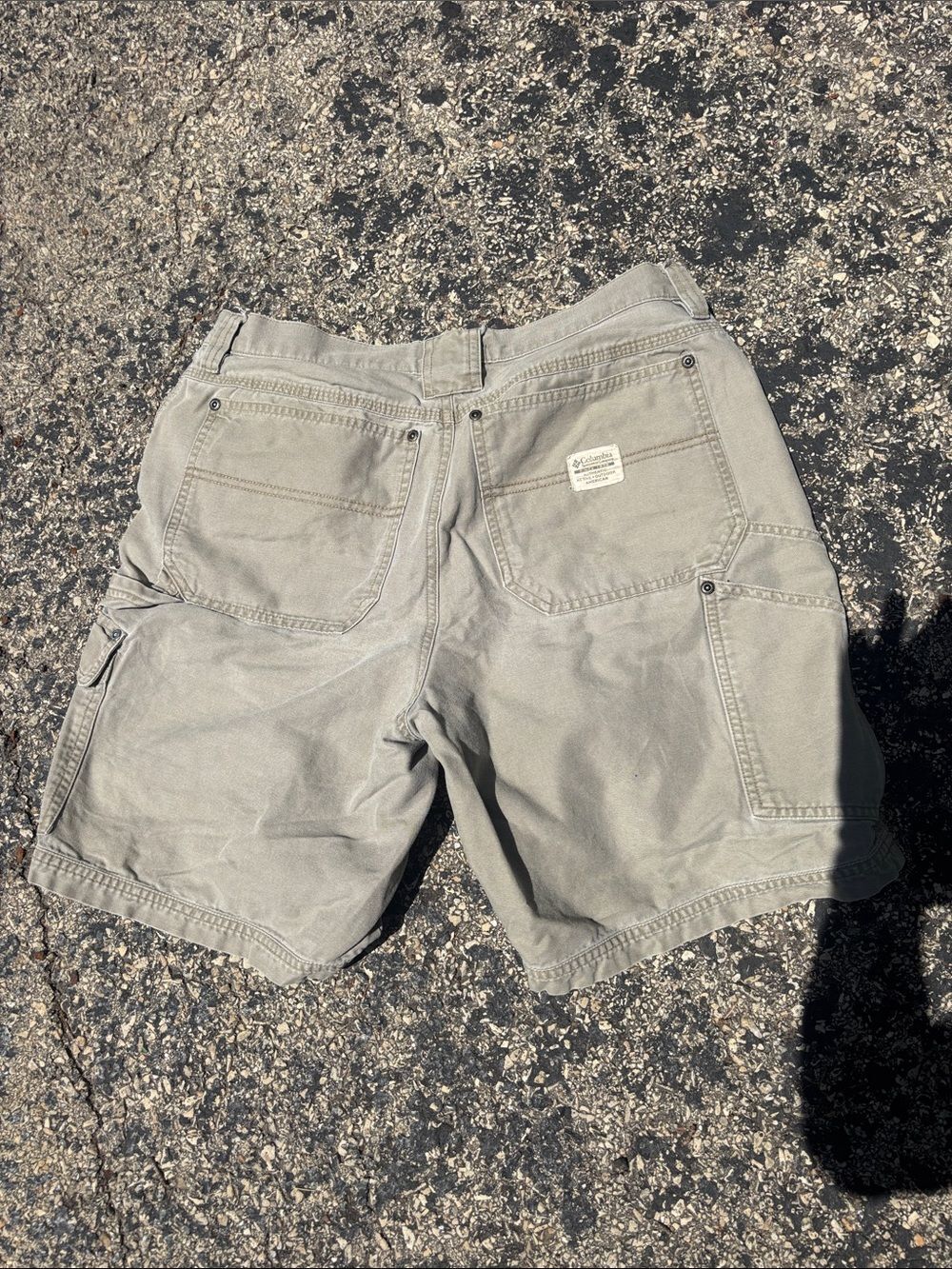 Vintage Y2K Columbia Mens 34 Tan Cotton Canvas Cargo Utility Shorts